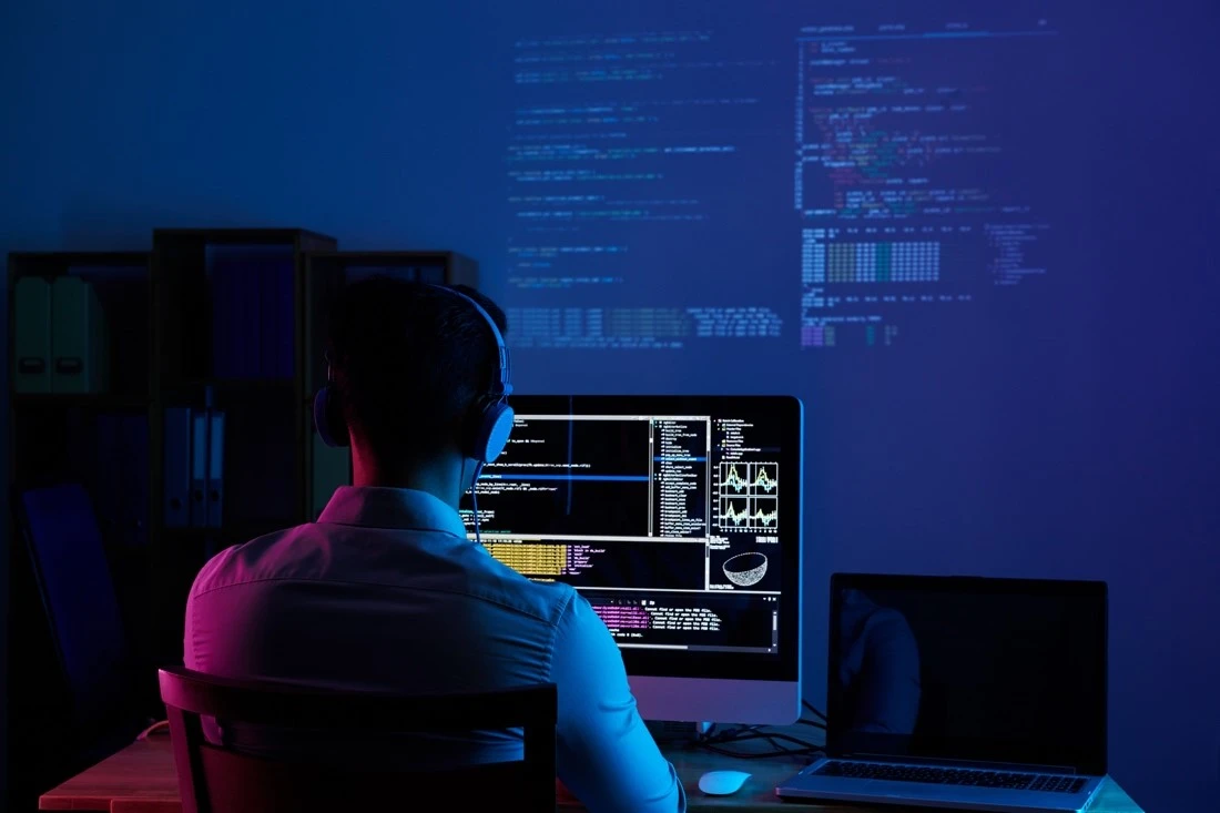 Srovnání Java a JavaScript – klíčové rozdíly pro vývojáře