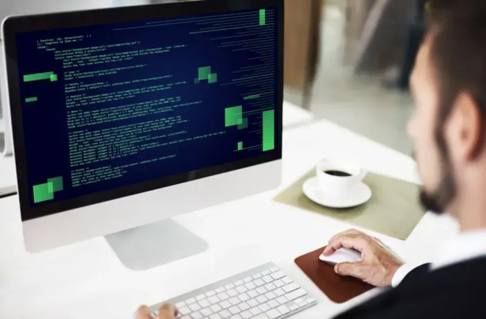 Programátor C sharp a C plus plus