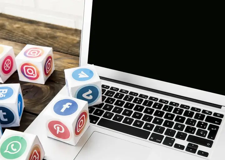 Služba správa sociálních sítí